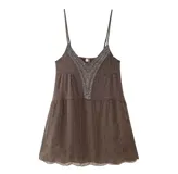 Vestido corto marrón con breteles finos y escote en V. Presenta detalles de bordado con lentejuelas en el escote y en el ruedo.