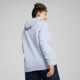 Sudadera con capucha y bolsillo canguro frontal, color rosa salmón, con el logo de Puma estampado en blanco en el pecho.