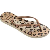 Ojotas Havaianas Slim Animals con estampado animal print en tonos grises y negros, y tiras plateadas.