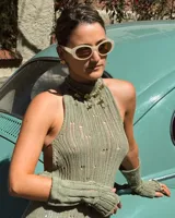 Collar corto con cordón de algodón color menta y flores de bronce.