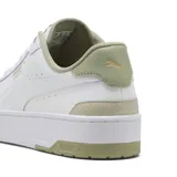 Championes Puma CA Match blancos con detalles en verde y beige. Zapatillas de cuero con suela de plataforma.