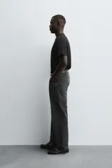 Pack de tres camisetas básicas de hombre, corte regular, cuello redondo y manga corta.