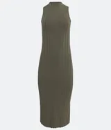 Vestido midi negro de punto acanalado, sin mangas y con cuello alto.