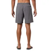 Short de baño negro Columbia Backcast III con tecnología Omni-Shade™ UPF 50, de secado rápido, con cintura elástica ajustable con cordón, bolsillos laterales de malla, bolsillo trasero con cremallera y forro interior de malla.