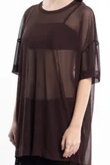 Remerón de tul lila de corte holgado y mangas cortas.