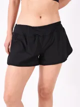 Short deportivo negro con cintura elástica y suspensor interno.