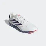Championes de fútbol Adidas Copa Pure 2 Elite, color blanco con detalles en azul y rojo.