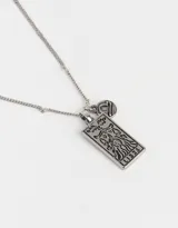 Cadena corta plateada con dije rectangular con el signo zodiacal Aries y un dije redondo pequeño.