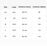 Pantalón de tejido crochet a rayas horizontales marrones y crudas, de corte recto y cintura con cordón ajustable.