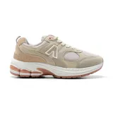 Championes deportivos American Sport modelo Mila, color beige con detalles en blanco y rosa. Confeccionados en materiales sintéticos y malla, con suela de goma y cierre con cordones.