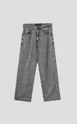 Pantalón de denim gris con efecto lavado, corte wide leg y cinco bolsillos.