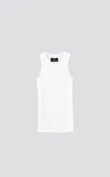 Musculosa blanca de morley con corte slim fit.