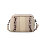 Bandolera rectangular color beige con paneles en diferentes tonos de marrón y beige. Tiene correa larga regulable, cierre superior y bolsillo trasero.