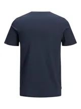 Camiseta azul marino de manga corta y cuello redondo, marca Jack & Jones, confeccionada en algodón orgánico.