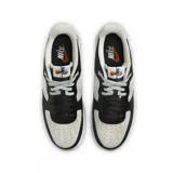 Zapatillas deportivas de corte bajo con amortiguación Air, diseñadas para estilo y comodidad, con detalles de costuras duraderas y suela de goma.
