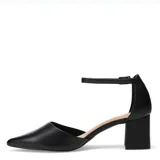 Zapato negro de cuero liso, estilo salón con punta fina y tira de tobillo ajustable con hebilla. Posee un taco ancho y bajo.