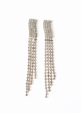 Aros largos de fiesta con cuatro tiras colgantes de strass.