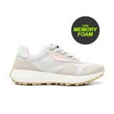Championes urbanos American Sport Zoe, color gris claro con detalles en rosa pastel y suela color caramelo.