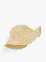 Sombrero de rafia color beige con ala ancha.