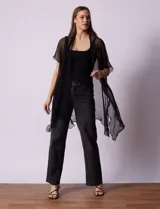 Kimono plateado de gasa plisada con detalles de lurex.