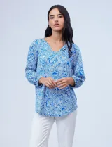 Blusa estampada de manga ¾ con escote en forma de llave, de la marca Ruby Rd.