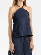 Shorts de lino italiano con hilo metalizado, color azul marino, de corte relajado y talle medio.