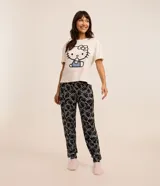 Blusa de pijama de poliéster color blanco, con cuello redondo, mangas cortas y estampado de Hello Kitty.