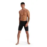 Traje de baño tipo jammer color negro con logo de la marca en la pierna izquierda.