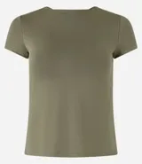 Blusa verde militar de poliéster y elastano, con cuello redondo, manga corta y espalda descubierta con tres tiras horizontales.