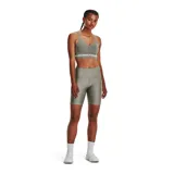 Calza de ciclismo de material elástico, ideal para rendimiento, que absorbe el sudor y permite libertad de movimiento.
