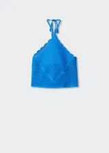 Top halter tejido de crochet, color azul, con tirantes finos y cierre de lazo en el cuello.