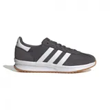 Championes Adidas Run 70s 2.0 de hombre, color gris con detalles en blanco y suela color caramelo.