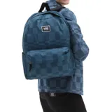 Mochila color azul con diseño de cuadros y logotipo de Vans en la parte frontal.