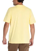 Remera celeste de algodón orgánico, corte regular fit, con cuello redondo y bolsillo en el pecho con logo bordado de la marca.