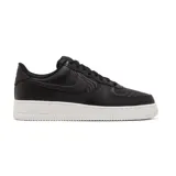 Championes Nike Air Force 1 '07 LV8, color negro con suela blanca.