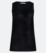 Musculosa verde oliva de punto texturizado, con breteles anchos y cuello redondo.