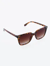 Lentes de sol con montura cuadrada de carey y lentes marrones degradadas.