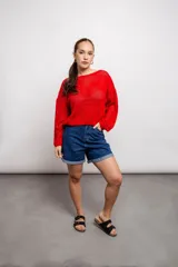 Short de jean de tiro alto con ruedo doblado.