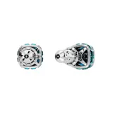 Par de aros de botón con baño de rodio y cristal azul cobalto de talla cuadrada, inspirados en la piedra natal del mes de diciembre.