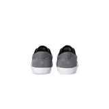 Zapatillas deportivas color gris de perfil bajo, con detalles en blanco y suela de goma.