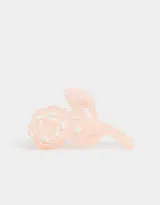 Broche para el pelo color rosa claro con forma de rosa.