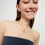 Collar doble con cadena corta de aleación de metales bañada en oro 18k, con dije de mantarraya.