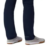 Pantalón negro de corte recto, con tecnología Omni-Shade UPF 50 y Omni-Shield.
