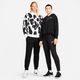 Pantalón largo de jogging Nike Club Fleece Alto-Rise, color negro, con cintura alta y logo bordado en blanco.