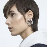 Aros de cristal con forma circular, con cristales transparentes de talla de pera y engaste con baño de rodio.