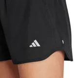 Short deportivo negro con logo Adidas blanco en la pierna izquierda.