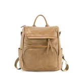 Mochila color beige de símil cuero con apertura superior y dos bolsillos frontales con cierre metálico. Incluye bolsillos laterales, tres bolsillos internos, correa larga regulable y correas traseras regulables.