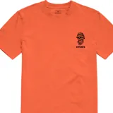 Remera naranja de manga corta con cuello redondo y estampado pequeño de calavera con gorro y barba en el pecho. Logo de Etnies debajo del estampado.
