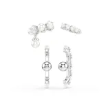 Set de tres caravanas Swarovski color plateado, con incrustaciones de circonitas y perlas. Incluye dos caravanas tipo ear cuff y una caravana tradicional. Baño de rodio.