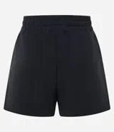 Bermuda deportiva femenina color marrón chocolate, modelo runner, con cintura elástica ajustable con lazo, bolsillos laterales y aberturas laterales.